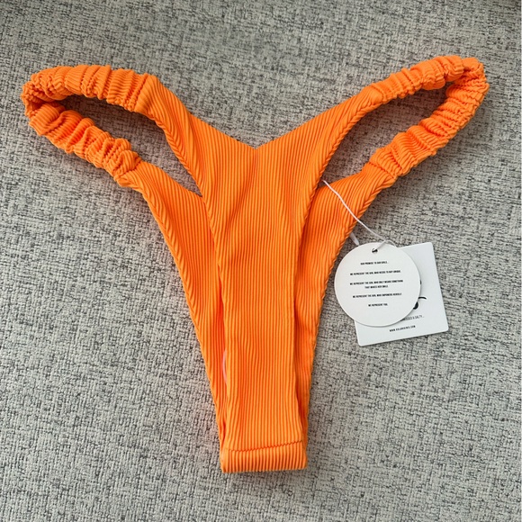 Kulani Kini orange bikini bottom NWT Size large - Picture 2 of 2